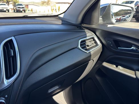 Used 2021 Chevrolet Equinox Premier image 30