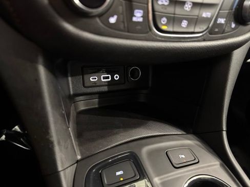 Used 2022 Chevrolet Equinox RS w/ RS Leather Package AWD/4WD image 20