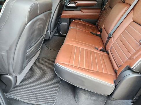 Used 2025 GMC Sierra 2500 Denali Ultimate image 25