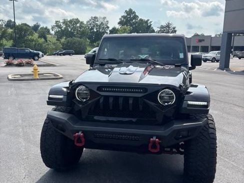 Used 2018 Jeep Wrangler Unlimited Rubicon AWD/4WD image 2