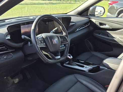 Used 2024 Buick Envista Sport Touring w/ Convenience II Package FWD image 8