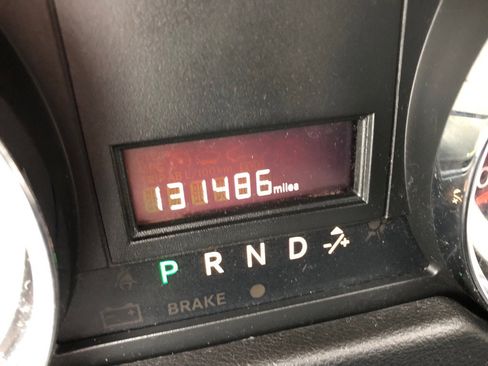 Used 2017 Dodge Grand Caravan SXT image 36