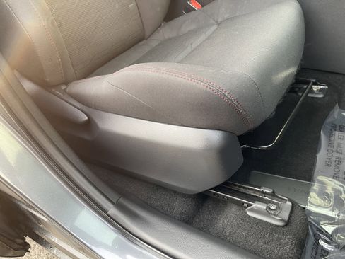 Used 2023 Toyota RAV4 SE image 34