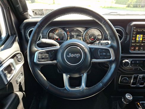 Used 2022 Jeep Wrangler Unlimited Sahara w/ Cold Weather Group AWD/4WD image 20
