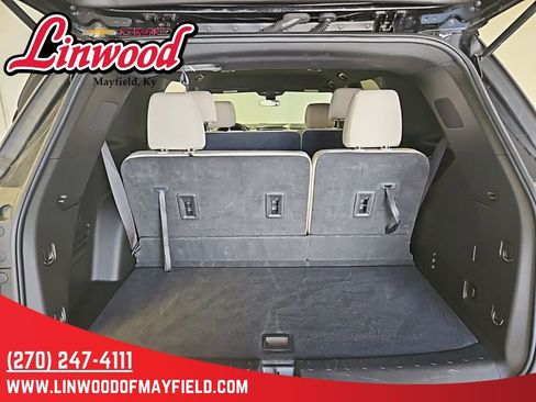 Used 2023 Chevrolet Traverse LS image 12