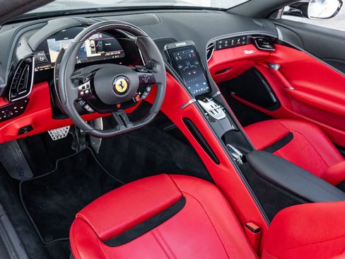 Used 2024 Ferrari Roma Spider image 31