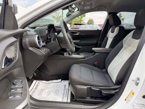 Certified 2024 Chevrolet Trax LS FWD image 6