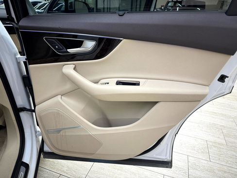 Used 2018 Audi Q7 3.0T Prestige image 38