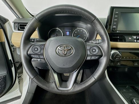 Certified 2022 Toyota RAV4 XLE w/ XLE Grade Weather Package AWD/4WD image 11
