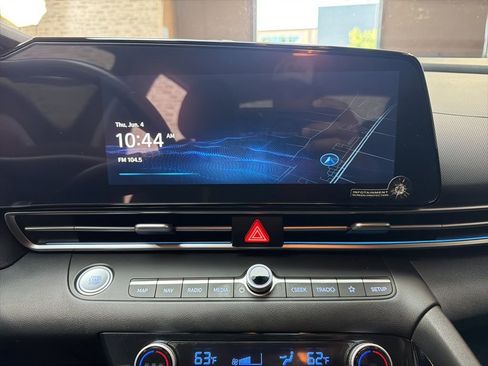 Used 2025 Hyundai Elantra SEL FWD image 19