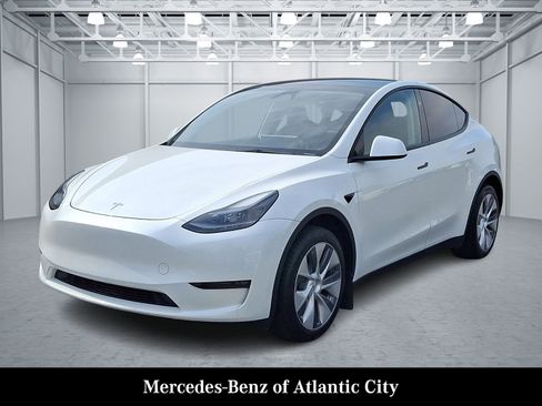 Used 2023 Tesla Model Y Long Range AWD/4WD image 3