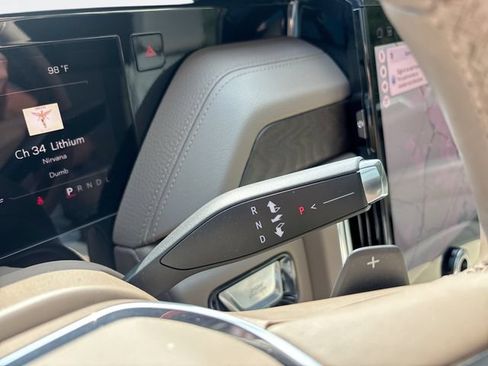 Used 2025 GMC Yukon Denali w/ Sun & Power Step Package AWD/4WD image 20
