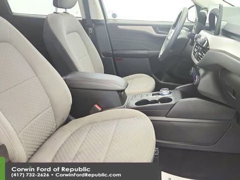 Certified 2022 Ford Escape SE FWD image 25
