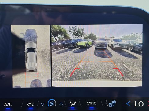 New 2027 Chevrolet Traverse LT w/ Driver Confidence Package FWD image 30