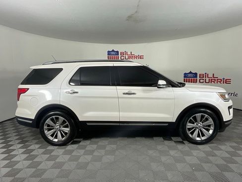 Used 2018 Ford Explorer Limited w/ Equipment Group 301A FWD image 2