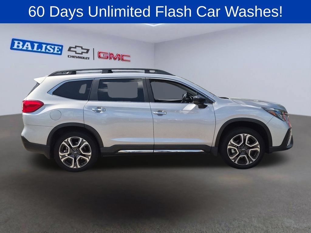 Used 2025 Subaru Ascent Touring AWD/4WD image 2