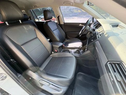 Used 2018 Volkswagen Tiguan SE image 25