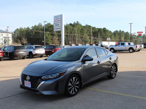 Used 2024 Nissan Sentra SV w/ SV Premium Package image 1