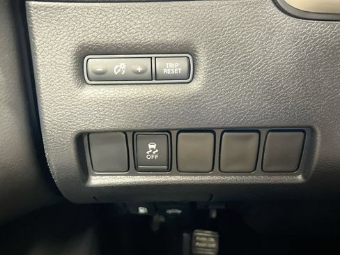Used 2019 Nissan Murano S FWD image 17
