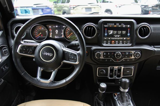 Used 2018 Jeep Wrangler Unlimited Sahara AWD/4WD image 19