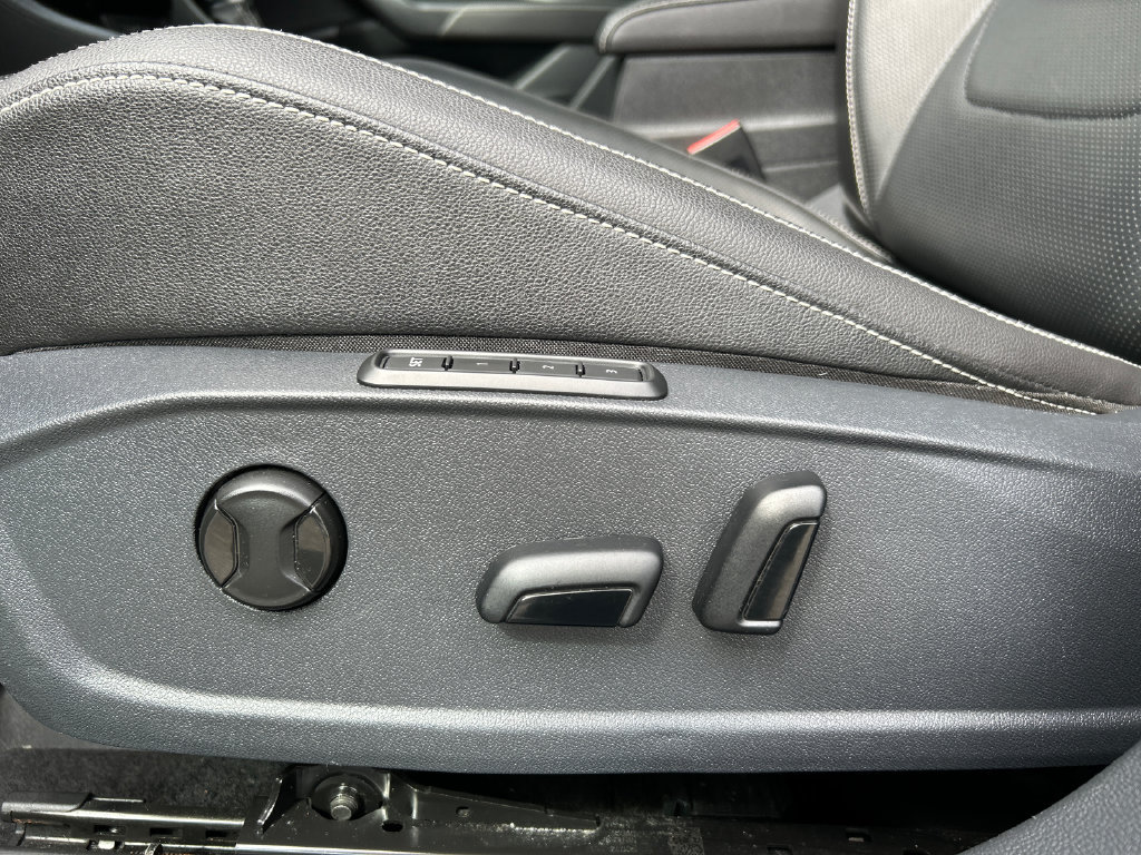 Used 2024 Volkswagen Jetta SEL FWD image 10