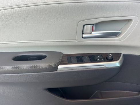 Certified 2022 Toyota Sienna XLE w/ XLE Plus Package FWD image 13