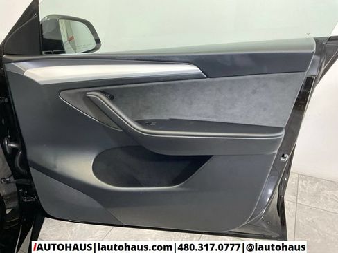 Used 2024 Tesla Model Y Long Range AWD/4WD image 40