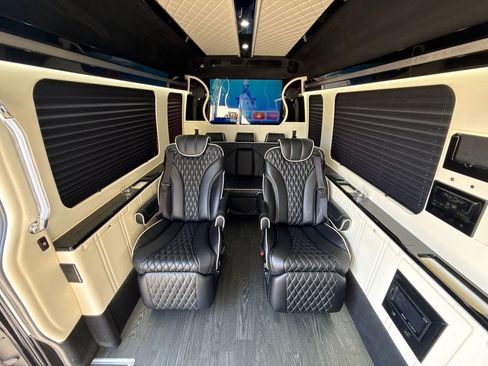 Used 2019 Mercedes-Benz Sprinter 170 w/ Driver Convenience Package image 27