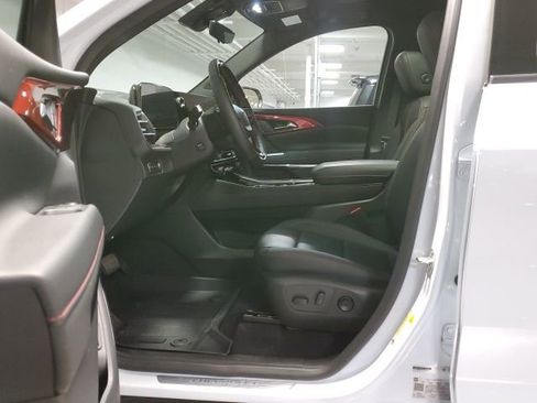 Used 2026 Chevrolet Traverse RS image 12