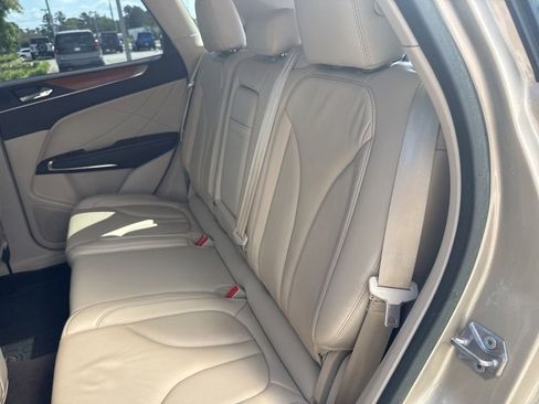 Used 2017 Lincoln MKC Select w/ Select Plus Package FWD image 27