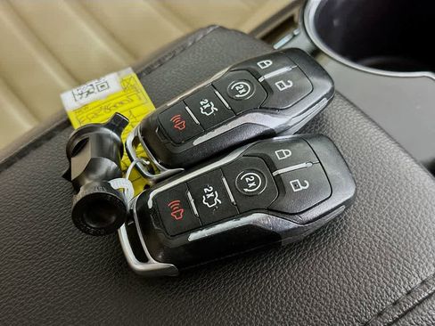 Used 2014 Ford Fusion SE w/ Equipment Group 502A image 22