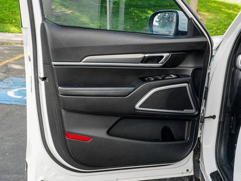 Used 2020 Kia Telluride S w/ S 8 Passenger Seating Package image 9