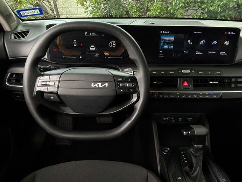 Used 2025 Kia K4 FWD image 13