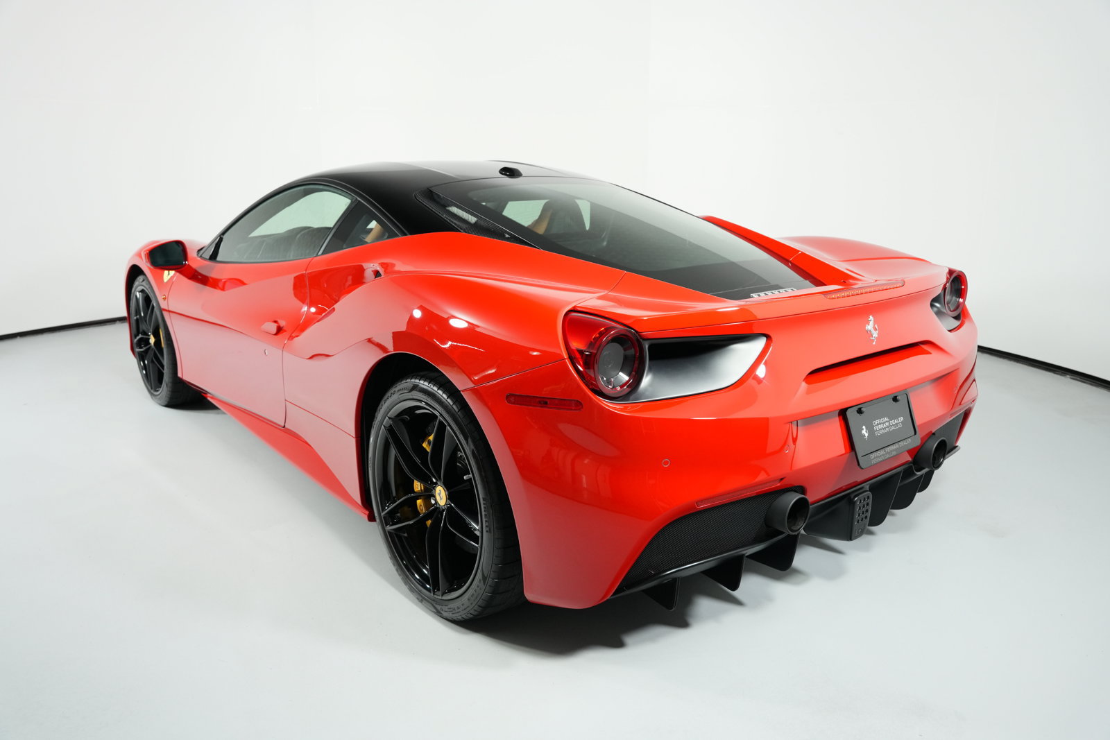 Used 2016 Ferrari 488 GTB RWD image 10