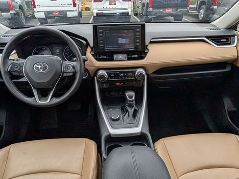 Certified 2021 Toyota RAV4 XLE Premium AWD/4WD image 10