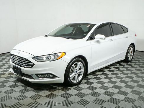 Used 2018 Ford Fusion SE FWD image 22