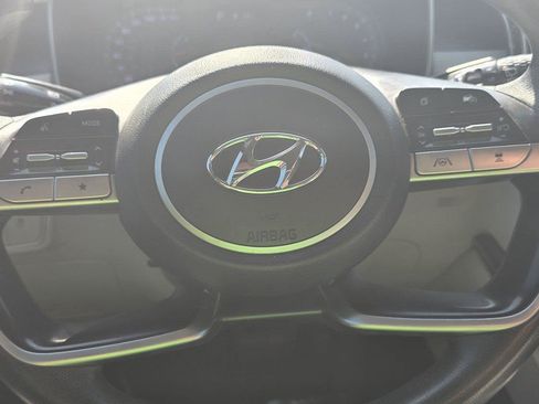 Used 2022 Hyundai Tucson SEL FWD image 16