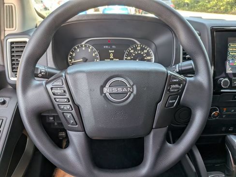 Certified 2024 Nissan Frontier SV w/ Tow Package RWD image 16