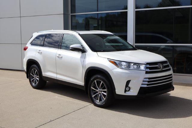 Used 2019 Toyota Highlander XLE AWD/4WD image 7