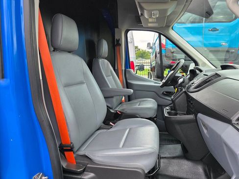 Used 2019 Ford Transit 250 148 Medium Roof RWD image 9