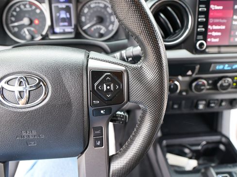 Certified 2023 Toyota Tacoma TRD Off-Road image 19