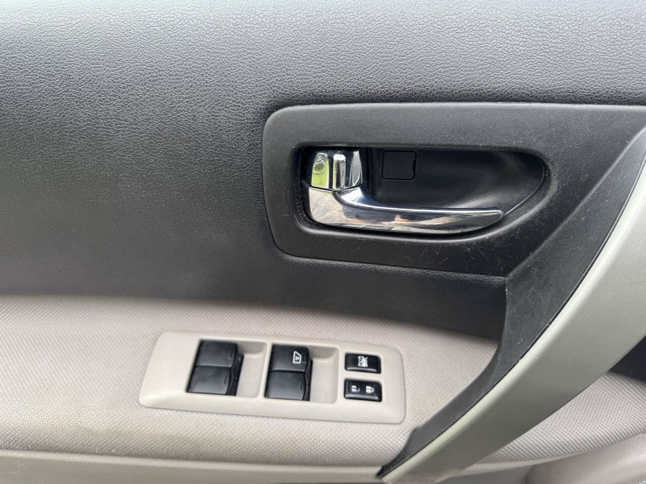 Used 2015 Nissan Rogue S w/ Convenience Package FWD image 27