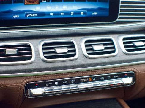 Used 2024 Mercedes-Benz GLE 350 4MATIC image 30