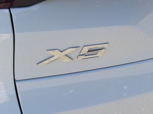 Used 2023 BMW X5 xDrive40i w/ Parking Assistance Package AWD/4WD image 39
