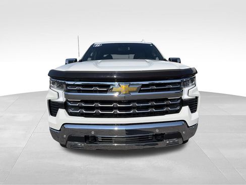 Used 2025 Chevrolet Silverado 1500 LTZ AWD/4WD image 3