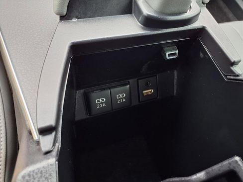 Used 2019 Toyota Avalon XLE image 13