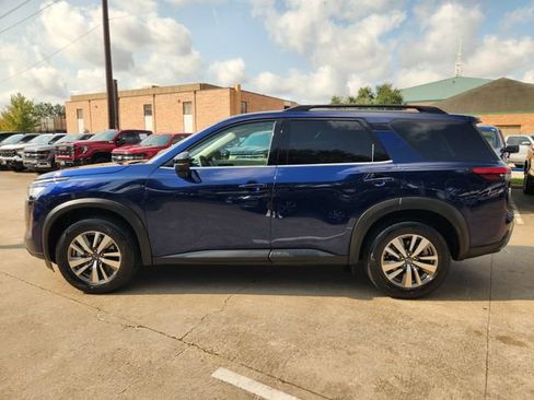 Used 2026 Nissan Pathfinder SL FWD image 4