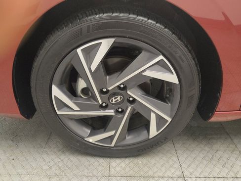 Used 2025 Hyundai Elantra Sport image 31