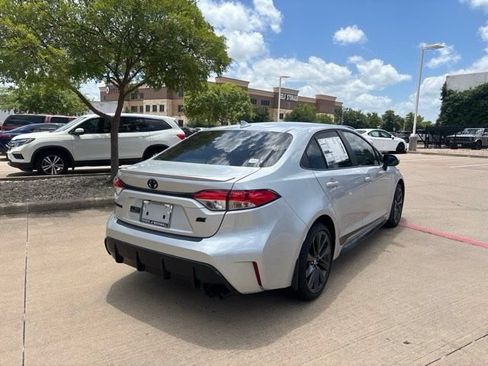 Used 2026 Toyota Corolla SE FWD image 5