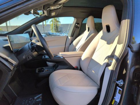 Certified 2025 BMW iX xDrive50 image 16